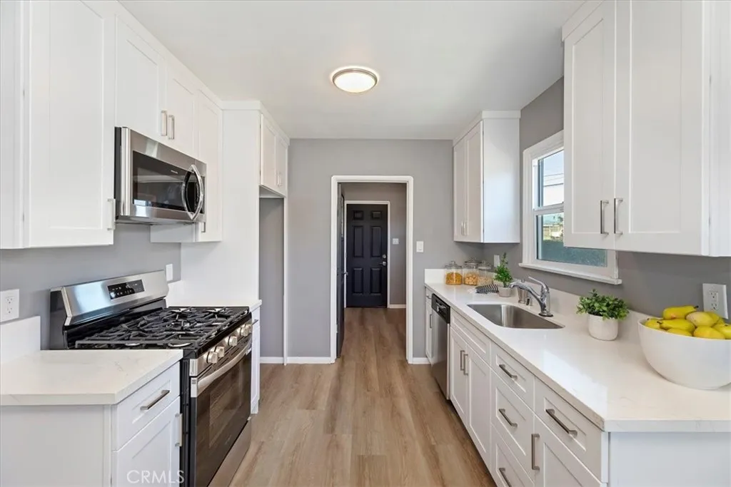 1905 W 115th, Los Angeles, California 90047 home-pic-12